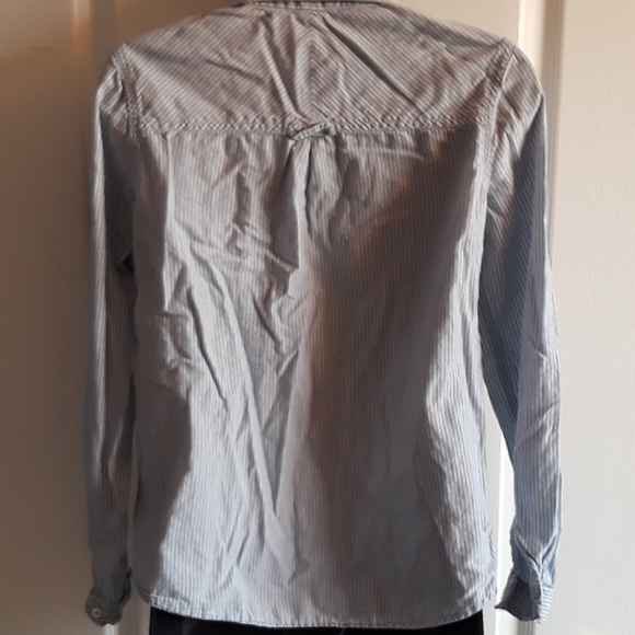 🔥HOT DEAL🔥New Seductions button up striped blouse - Picture 5 of 6